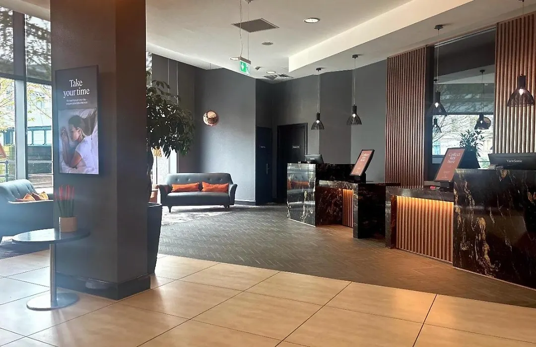 Clayton Hotel Cardiff-1